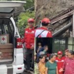 Longsor Terjang Tiga Rumah di Tabanan, 11 Warga Terdampak dan Satu Orang Dilarikan ke Rumah Sakit
