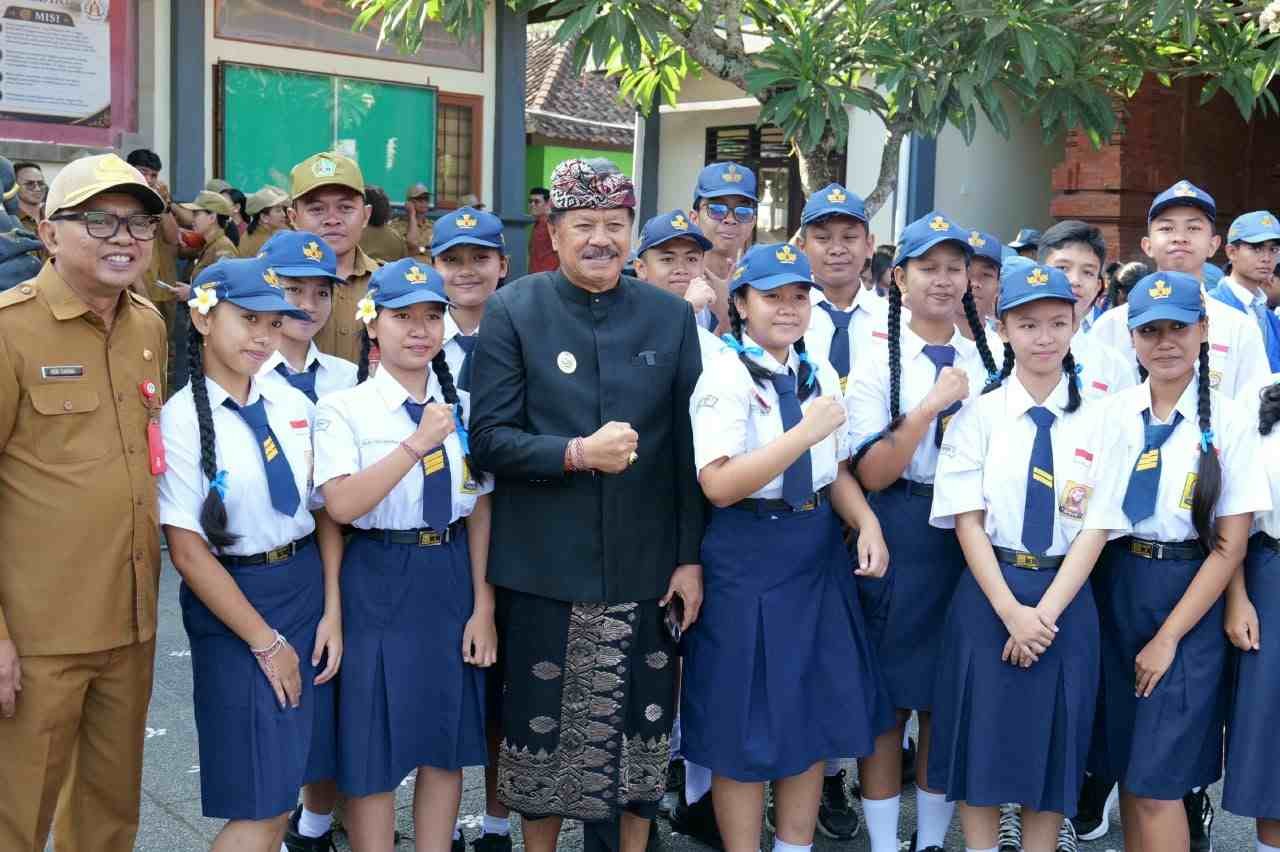 Wabup Dirga Ajak Generasi Muda Jaga Kesehatan, Jauhi Narkoba, dan Peduli Sesama (3)_e0DEq2qA3g