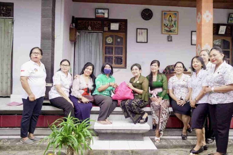 YKI Badung Salurkan PMT bagi 20 Penderita Kanker, Tekankan Pentingnya Deteksi Dini